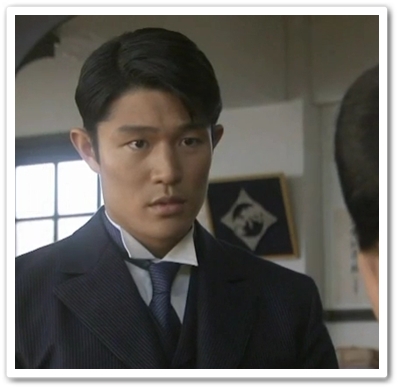 村岡英治(鈴木亮平)「花子とアン」